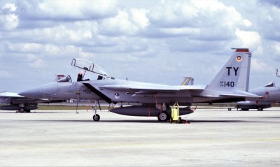 F-15B 40140 TY 325 FWW.jpg