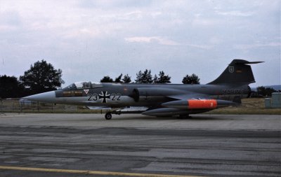 WGN F-104G 23+22 MFG-2.jpg