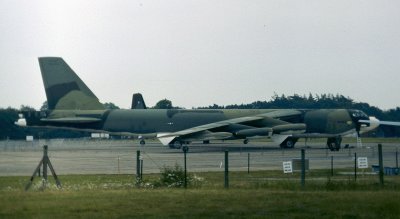 USAF B-52G 76484  2 BWd.jpg