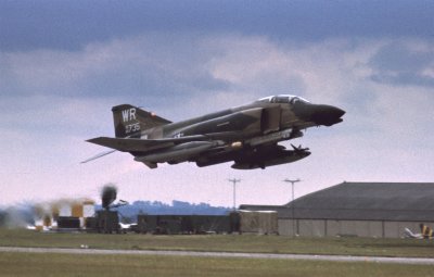 USAF F-4D 67735 WR 81 TFWa.jpg