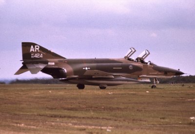 USAF RF-4C 69424 AR 10 TRW.jpg