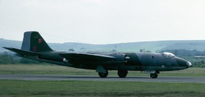 RAF Canberra PR7 WJ817 39 Sqn.jpg
