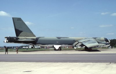 USAF B-52G 80258 416 BWa.jpg