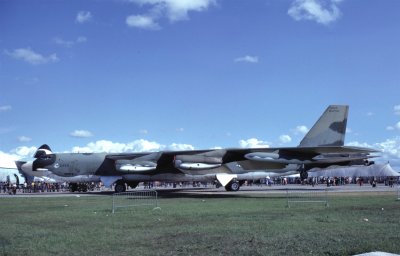 USAF B-52G 80258 416 BWb.jpg
