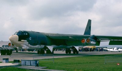 USAF B-52G 80258 416 BWc.jpg