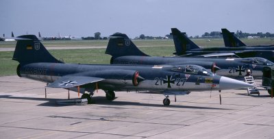 WGN F-104G 21+27 MFG 2c.jpg