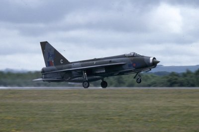 RAF LIghtning F3 XR718 C LTFa.jpg