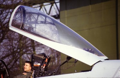 12-03-1987 FA18A 161952 DC-00 VMFA-122.jpg