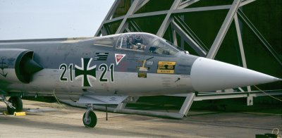 WGN F-104G 21+21 MFG 2c.jpg