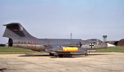 WGN F-104G 21+24 MFG 2a.jpg