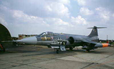 WGN F-104G 26+81 MFG 2c.jpg