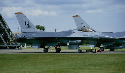 USAF F-16A 20914 TJ 401 TFWa.jpg