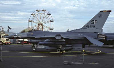 USAF F-16C 51552 SP 52TFWa.jpg