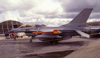 RDAF F16B ET-613a.jpg
