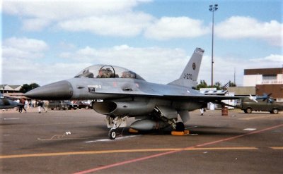 RNeAF F-16B J-270 323 Sqn.jpg