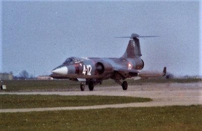 April 1977 F-104S MM6702 4-12a.jpg