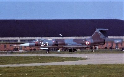 April 1977 F-104S MM6869 4-3.jpg