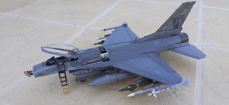 F-16CG Block 40E Academy.jpg