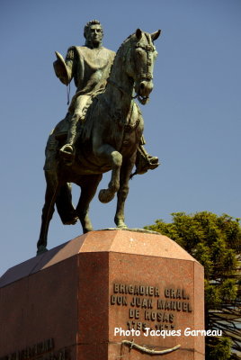 Statue questre de Juan Manuel de Rosas, Plaza Intendiente Seeber, Buenos Aires, Argentine - IMGP0816.JPG