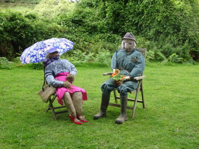 Ivor and Eleanor relaxing over a cuppa