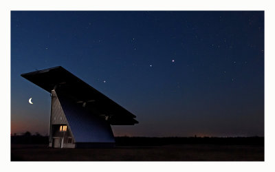 Mars, Saturn, Jupiter, aligned with the Moon before sunrise.