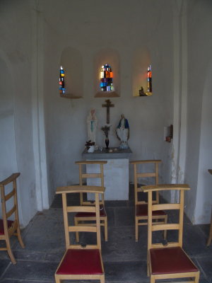 Inside of the tiny chapel in Ollomont