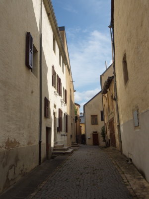 Narrow street in Ehnen