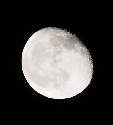 The Moon 3rd November 2020 Waning Gibbous at 90.7% 9.35 pm (GMT +1)