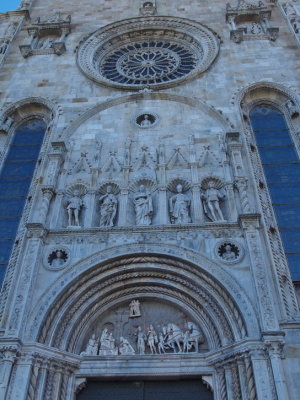 Como cathedral west entrance