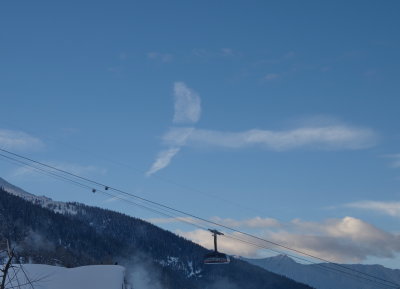 Condensation above the Jakobshorn cable