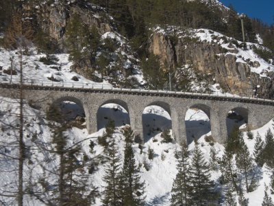 One of the many bridges helping to negotiate the Albula passage