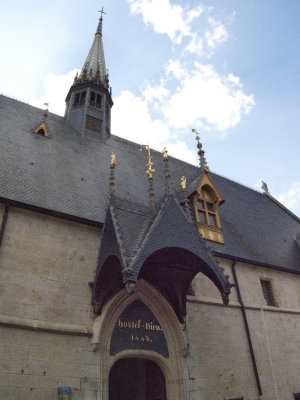 Entrance to Hôtel-Dieu