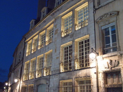 Beautifully illuminated house front along rue de Lorraine