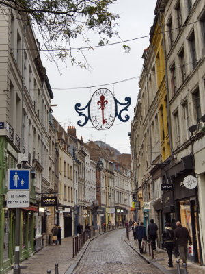 Rue de la Clef shopping street