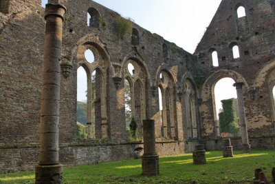 Abbaye de Villers-la-Ville - architecture veering from the Romanesque to the early Gothic