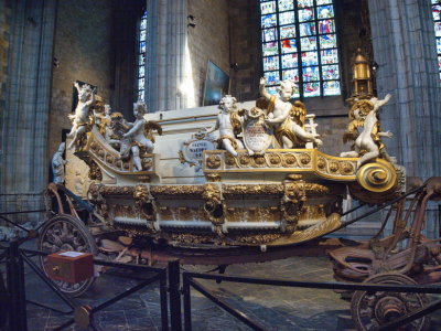 Chariot for Ste Waudru's relics res.jpg