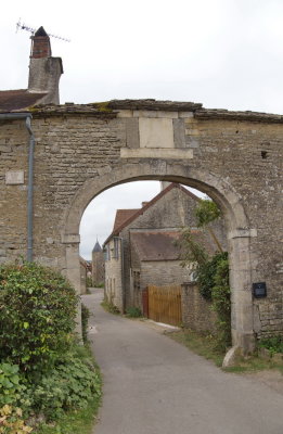 Châteauneuf-en-Auxois Place aux Moutons