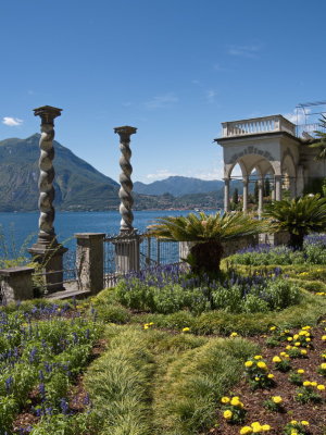 Columns at Villa Monastero