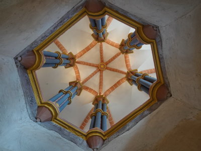Vianden castle - looking up to the hexagonal vaulting of the chapel
