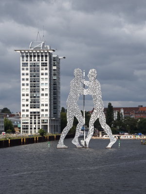 Molecular Man sculpture