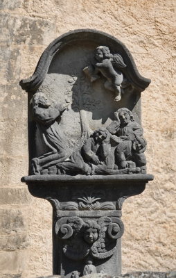 Devotion in carved stone - glise St Martin