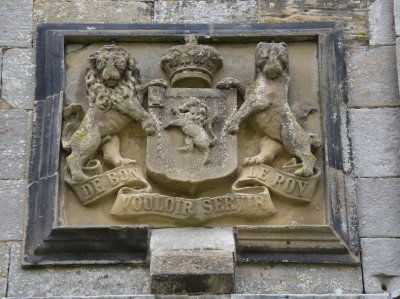 Chillingham Castle - the Royalist motto of the Grey family