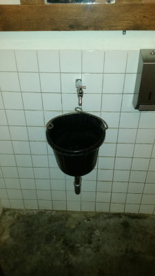 Vroeg Vechten, wastafel toilet