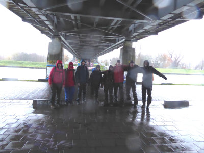 Onder de Amsterdamsebrug, Zuiderzeeweg - Opwekkende foto om de stemming erin te houden