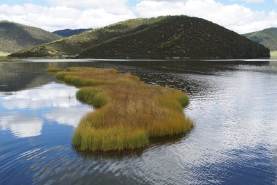 属都湖