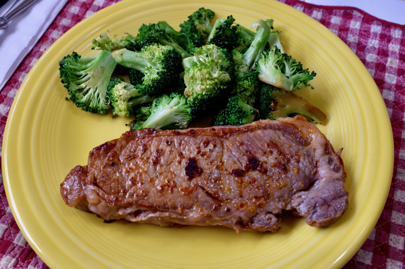 Pan-Seared Strip Steak Lunch
