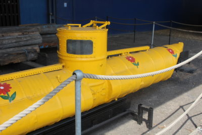 .... a yellow submarine