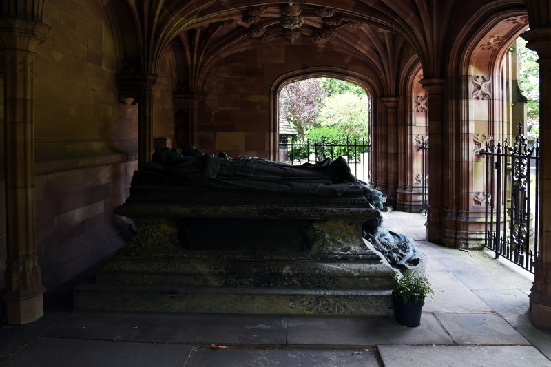 The Tombs of Lord Leverhulme and his wife,