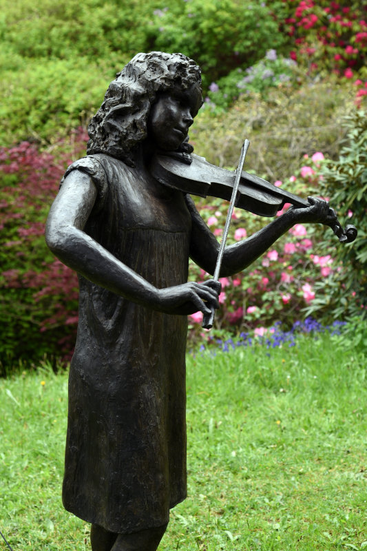 Part of Orange & Lemons statue