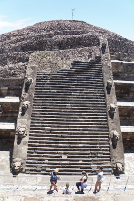 19M04988.JPG